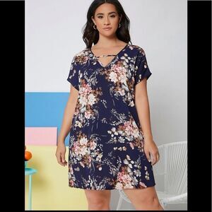 PLUS - short sleeve blue floral v-neck dress